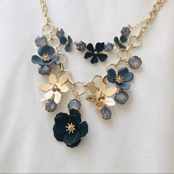 Banana Republic Jewelry - Metallic noir flower statement necklace